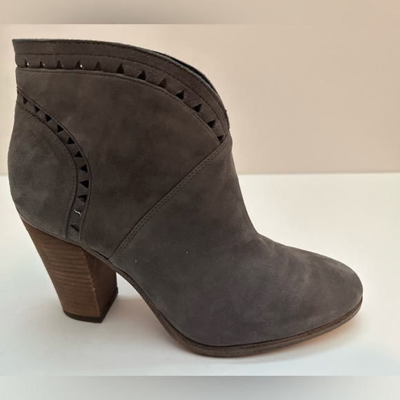New Vince Camuto Fritan Bootie - Picture 2 of 10
